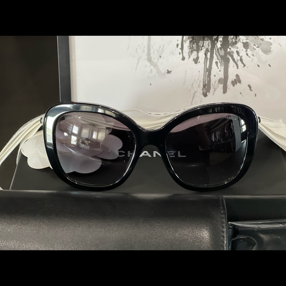 Like New authentic Chanel sunglasses